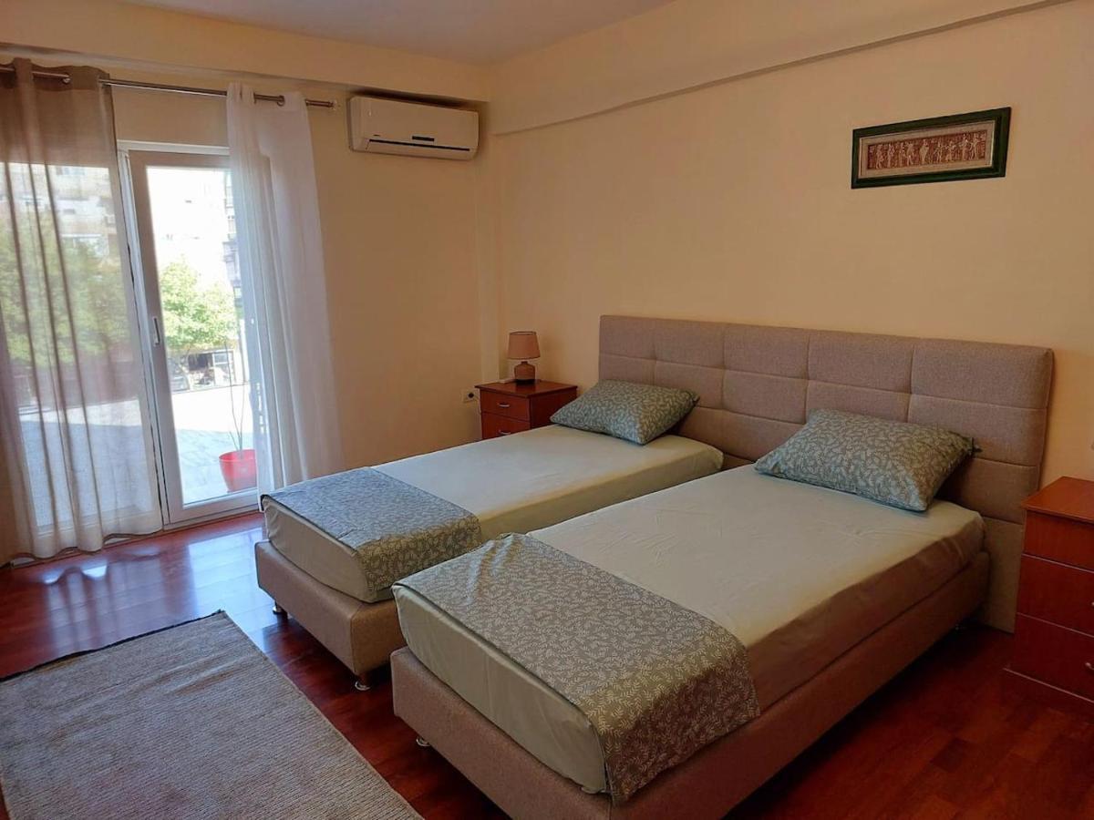 Solaris Guest House Shkodër Exteriör bild
